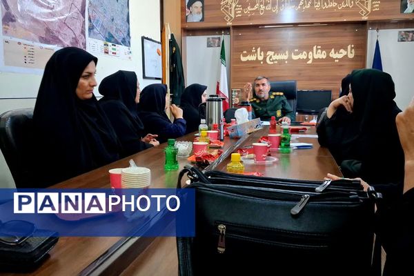 نشست بانوان تأثیرگذار طایفه گرهرگان با محوریت نقش زنان در توسعه اجتماعی و فرهنگی