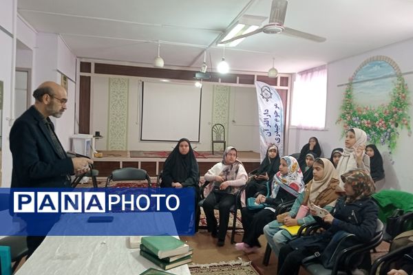 کارگاه هم‌اندیشی دختران خبرنگار پانا خلیل آباد 