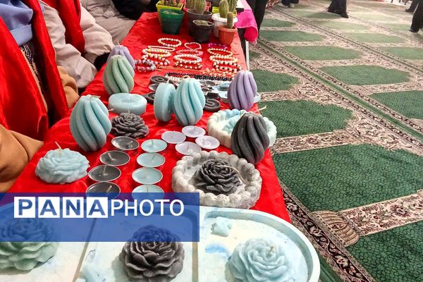 از سنت تا خلاقیت، برگزاری نمایشگاه صنایع دستی یلدا در دبیرستان توحید یک