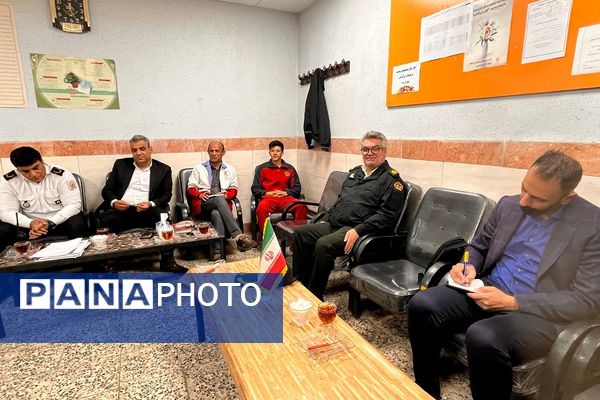 جلسه هماهنگی مانور زلزله در مدرسه شایستگان شهرستان قدس