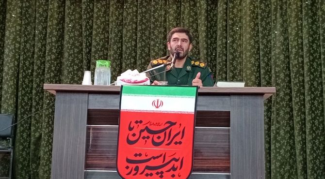 برگزاری همایش بصیرتی دبیران و دانش آموزان ومربیان طرح های تربیتی بسیج دانش‌آموزی در خمینی‌شهر 