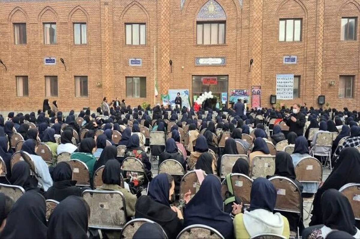 وظیفه اصلی دانش‌آموزان تبدیل علم به ثروت است 