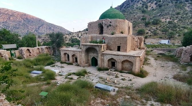 نگاهی به امام‌زاده‌های فیروزآباد