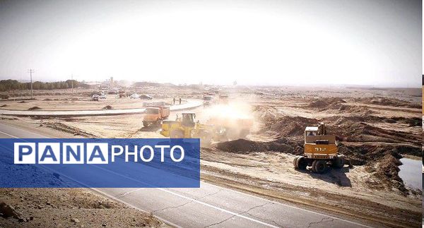 عملیات خاکبرداری و تسطیح ضلع غربی میدان طبیعت کاشمر