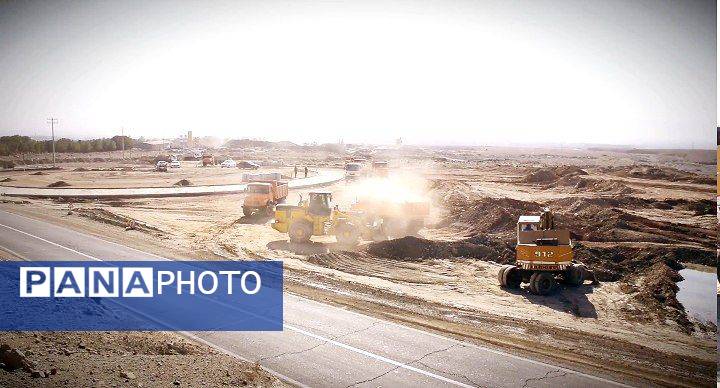 عملیات خاکبرداری و تسطیح ضلع غربی میدان طبیعت کاشمر