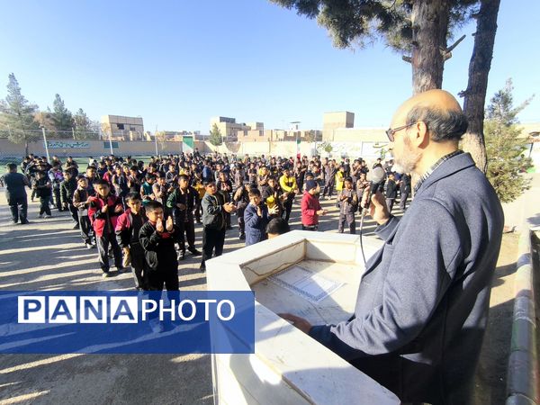 تجلیل از خبرنگار ارشد دبستان شهید پسندیده فدافن