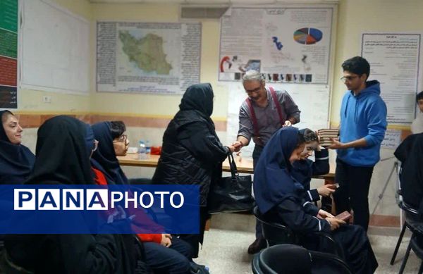 جشنواره «برگی از دانش» در دبیرستان نمونه دولتی کاشانی‌پور فردیس