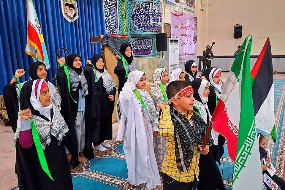 اجتماع بزرگ جوانان نقش آفرین و گام دوم انقلاب به‌مناسبت گرامیداشت هفته دفاع مقدس