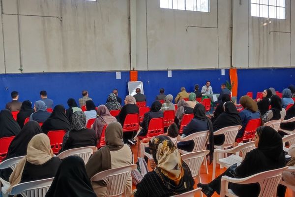 انتخابات انجمن اولیای و مربیان در مدرسه شهدای فرهنگی شهرستان شیروان