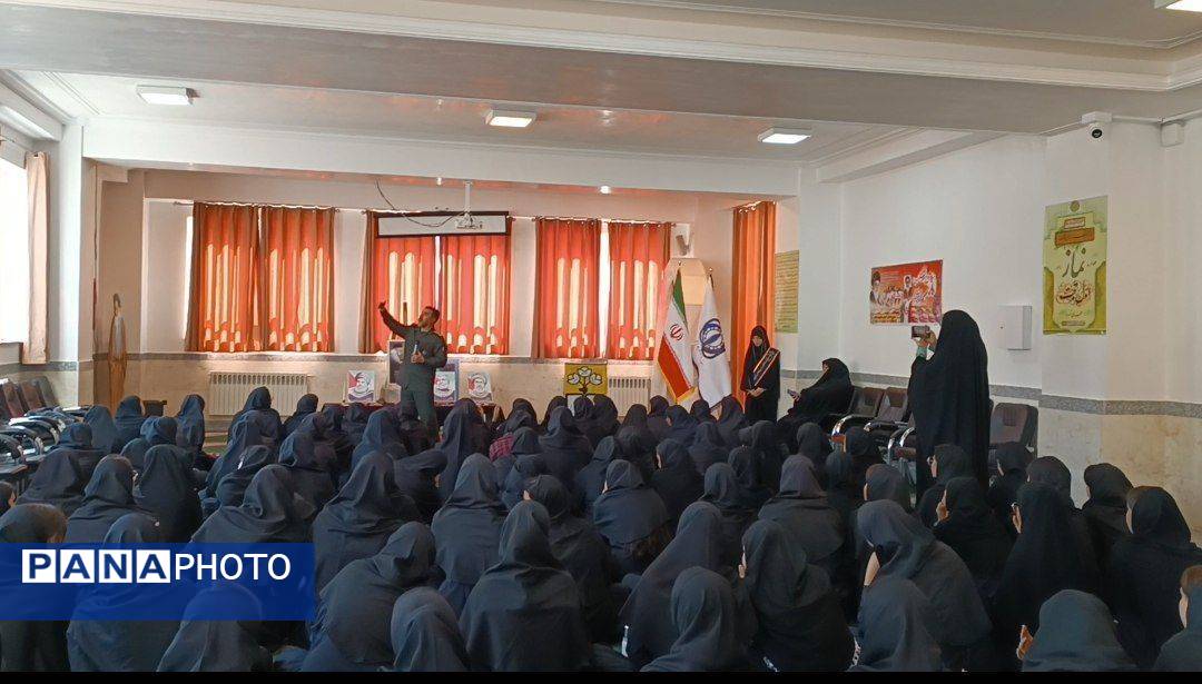 طنین قرآن و یاد شهدای مقاومت در مدارس مرند