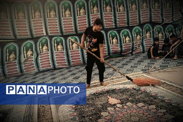 خدمت‌رسانی دانش‌آموزان و فرهنگیان ناحیه‌چهار اهواز به زوار اباعبدالله‌الحسین(ع)