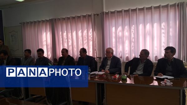 آموزش‌ و پرورش محور توسعه؛ بررسی اولویت‌ها در نشست شورای فارسان