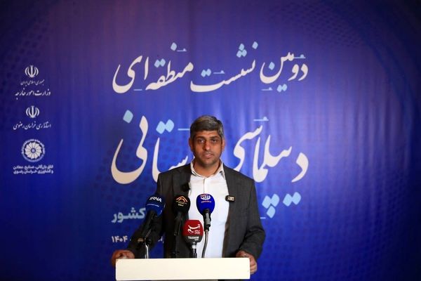 دیپلماسی منطقه‌ای، راهکار توسعه تجارت با کشورهای همسایه و مقابله با تحریم‌ها