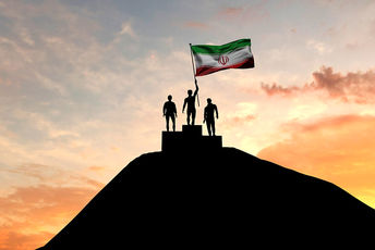 می‌نویسم برای ایرانی سرشار از صلح و آرامش