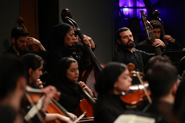 ارکستر سمفونیک تهران به رهبری «پانیذ فریوسفی»