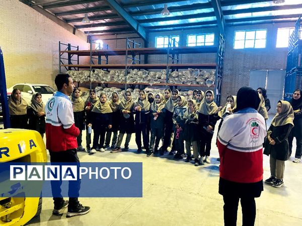  مراسم گرامیداشت هفته پدافند غیر عامل در آموزشگاه آیت الله غفاری 