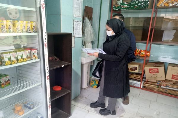 بازدید از وضعیت بهداشت و پایگاه‌های تغذیه سالم مدارس پاکدشت 
