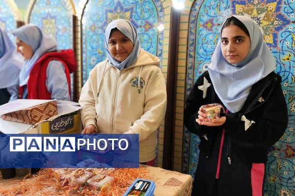 نمایشگاه کسب و کارهای دانش آموزی در دبستان حکمت نبوی ناحیه دو شهرری 