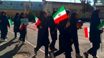 المپیاد درون مدرسه ای به مناسبت هفته‌ی تربیت بدنی و ورزش در دبیرستان فرهنگ ناحیه۳