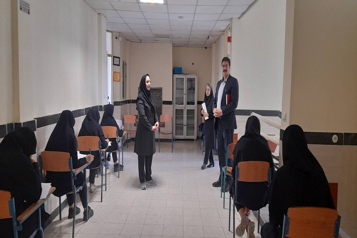 بازدید معاون آموزش متوسطه اداره کل آموزش و پرورش از امتحانات شبهنهایی