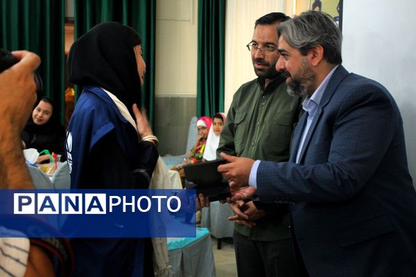 آیین تجلیل از طلایه‌داران پانایی خبر در همدان 