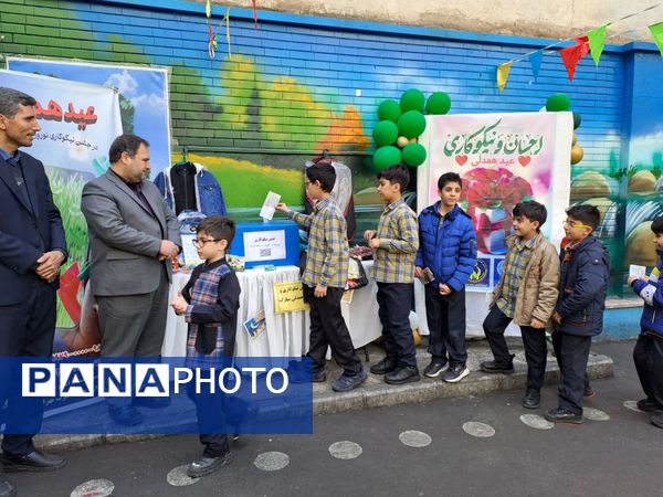 جشن نیکوکاری و عید همدلی در مدارس منطقه ۱۰
