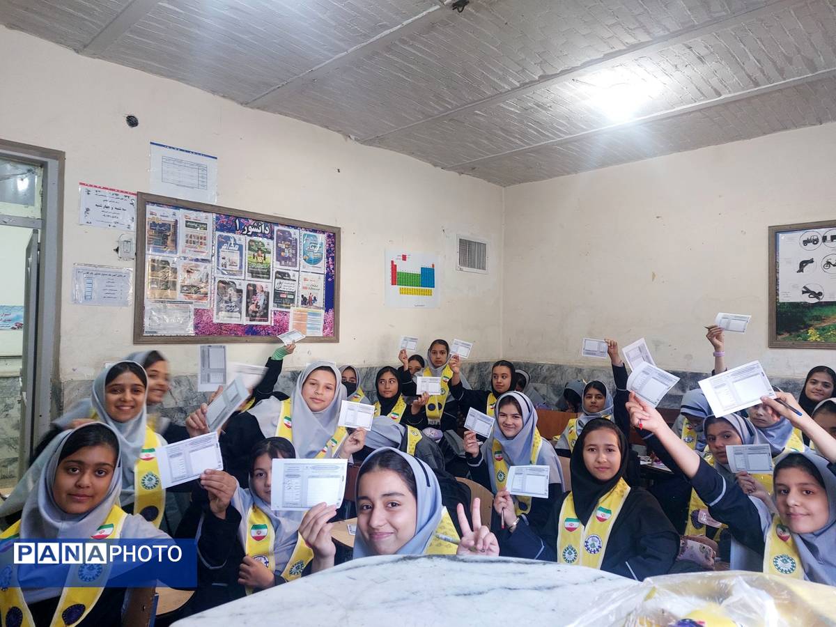 انتخابات شورای دانش آموزی در مدرسه علی اصغر دانشور یک