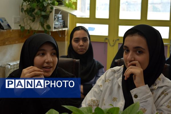 برای اولین‌بار؛ برگزاری کافه ۵۷ در دبیرستان‌ نمونه دولتی ولایت بهارستان‌دو