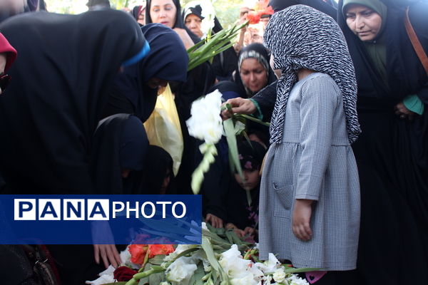 مراسم تشییع پیکر مطهر معلم شهید حجت الله یوسفیه در اداره‌کل آموزش و پرورش شهرستان‌های استان تهران 