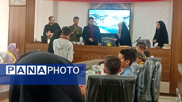 جلسه‌ سفیران رسانه منطقه سامان 