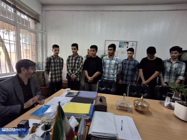 برگزاری آزمون میان پایه دبیرستان نمونه دولتی ۱۷ شهریور