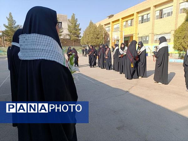 دبیرستان دخترانه شاهد قدسیان میزبان پیکر مطهر شهید گمنام