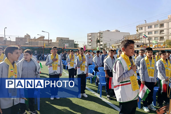 نواختن زنگ مهر در مدرسه هیات امنایی رازی ناحیه ۴ شیراز 