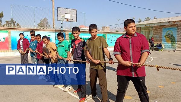 اردو درون مدرسه ای دبیرستان میثاق 