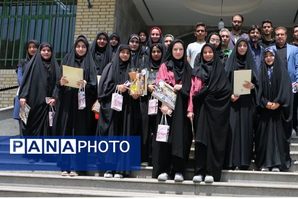 تجلیل از دانش‌آموز خبرنگاران پانا ناحیه یک شهرری به مناسبت روز خبرنگار