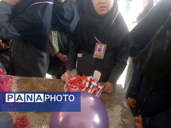 جشن هفته  کتاب خوانی در دبستان فرهنگ فرازمند