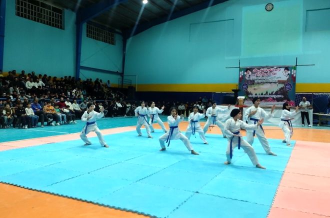 افتتاحیه سالن ورزشی شهید مدنی شهر صالح آباد با حضور نماینده مردم در مجلس شورای اسلامی 