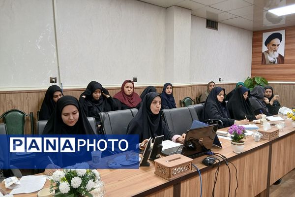 کارگاههای  آموزشی وتوانمندسازی  ویژه رابطین امور بانوان