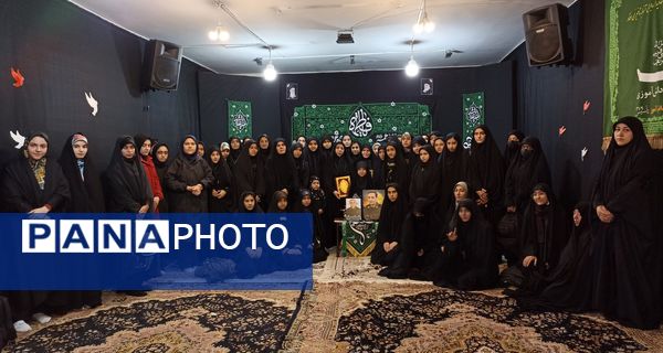 هیات دانش‌آموزی انصارالمهدی در روز تکریم همسران و مادران شهدا