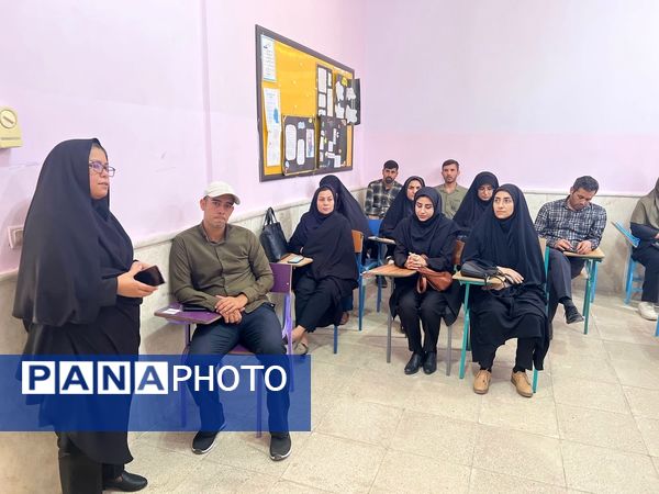 برگزاری روز اول کارگاه توانا با حضور جمعی از معلمان در سملقان