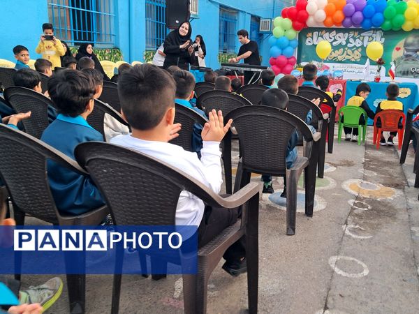 دانش آموزان در آغوش مدرسه