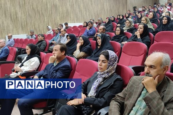 برگزاری جلسه انجمن اولیاء و مربیان دبیرستان نمونه دولتی فرزانگان شیروان