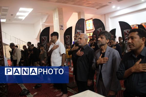 فروغ ایمان و همدلی در نماز جمعه بندرعباس