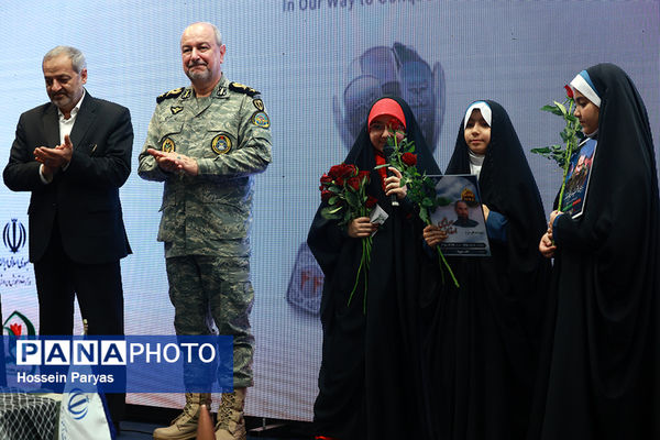 همایش گرامیداشت هفته دفاع مقدس و تجلیل از رزمندگان وزارت آموزش‌وپرورش