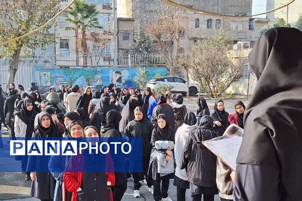 برگزاری مراسم سالگرد شهادت حاج قاسم سلیمانی در مدرسه حضرت زینب(س) ناحیه یک شهرری