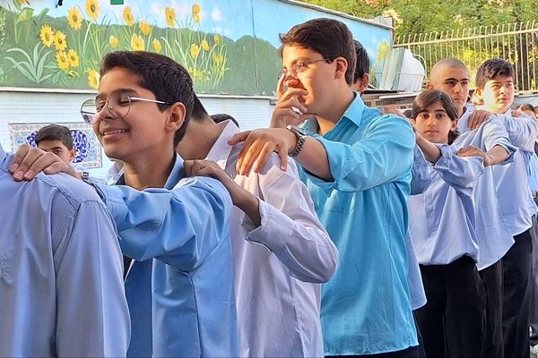بازگشایی مدرسه شهید مطهری با لبخند مهر 