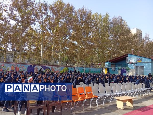 مراسم باشکوه زنگ ایثار و مقاومت در دبیرستان مصلی نژاد حضرت ام البنین