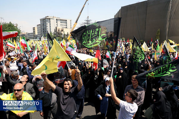 راهپیمایی مردمی علیه تهاجم رژیم صهیونیستی به ایران - تهران
