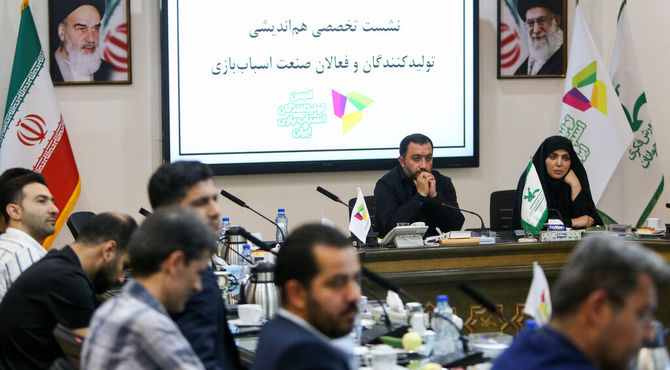 نشست هم‌اندیشی فعالان صنعت اسباب‌بازی با مدیرعامل کانون برگزار شد