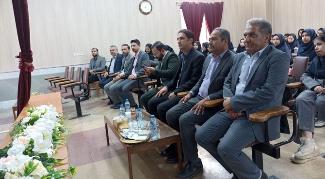 جشن جوانه‌ها در دبیرستان آرمیتا مصلی‌نژاد